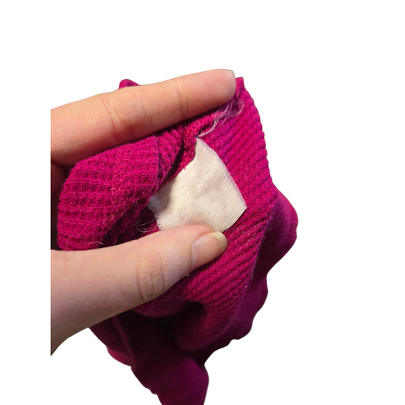 Old Navy magenta long sleeve top, size small - Picture 4 of 4